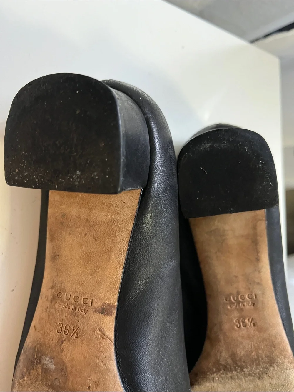 Gucci Black Leather Ballet Flats with Gold Studded GG